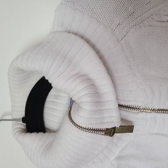 Sweater - Picture 2 of 2